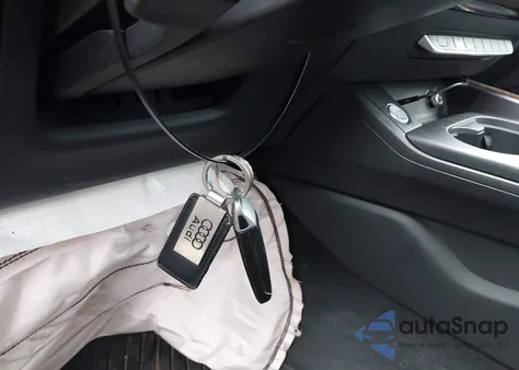 2018 Audi A4 2.0T Premium/2.0T Tech Premium z USA, uszkodzony, nr VIN WAUDNAF46JN005255